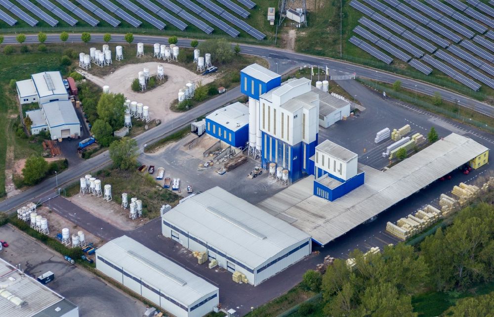 Aerial image Barby (Elbe) - Building and production halls on the premises of of Fa. Saint Gobain Weber in Barby (Elbe) in the state Saxony-Anhalt, Germany
