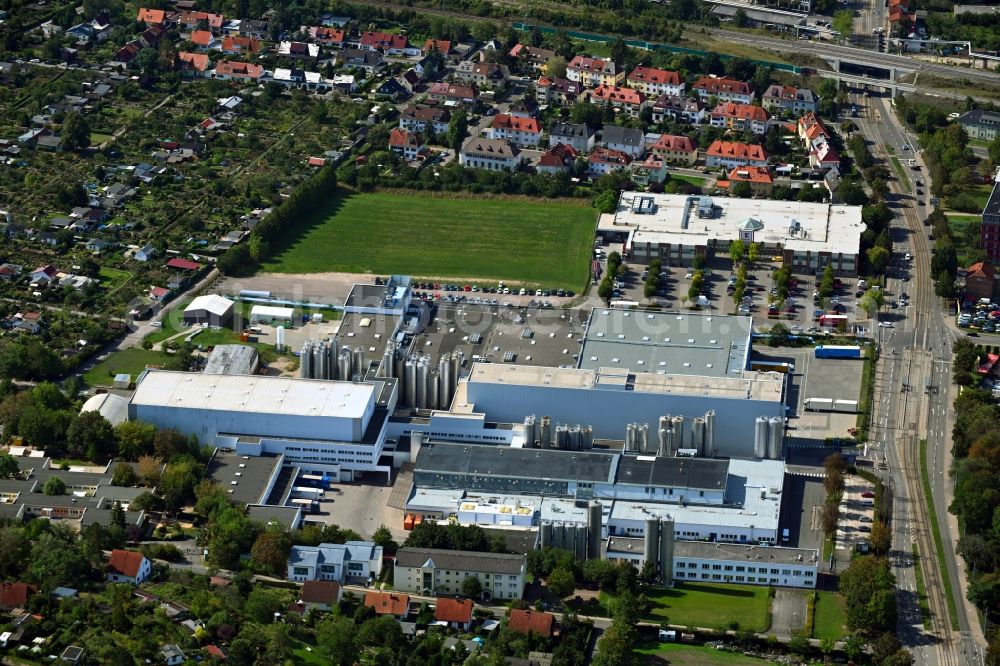 Aerial photograph Erfurt - Buildings and production halls on the factory premises of DMK Deutsches Milchkontor GmbH and Milchwerke Thueringen GmbH in the district of Kriegervorstadt in Erfurt in the state of Thuringia, Germany