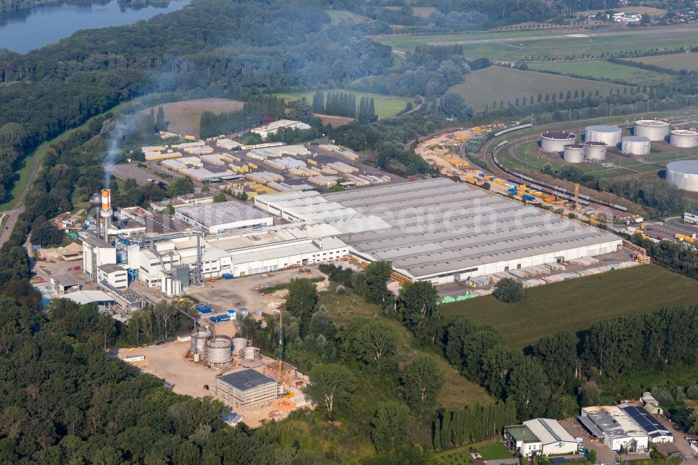 Aerial photograph Speyer - Building and production halls on the premises of the chemical manufacturers Saint-Gobain Isover G+H AG in Speyer in the state Rhineland-Palatinate, Germany