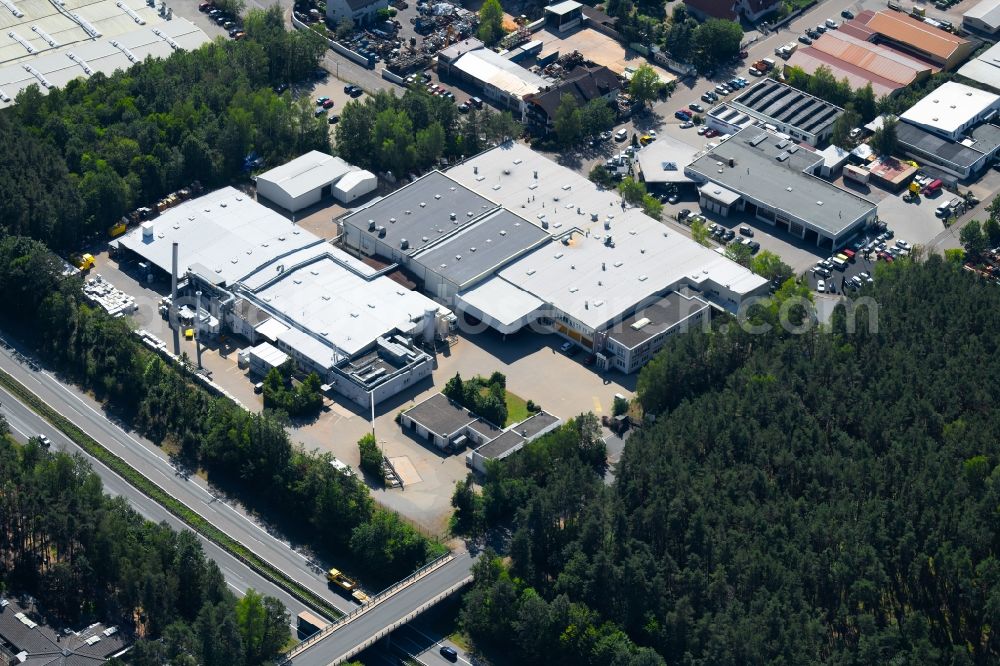 Roth from the bird's eye view: Buildings and production halls on the factory premises of the offset printing of Schulz Constantin Druck GmbH Norisstr. in Roth in the state Bavaria, Germany