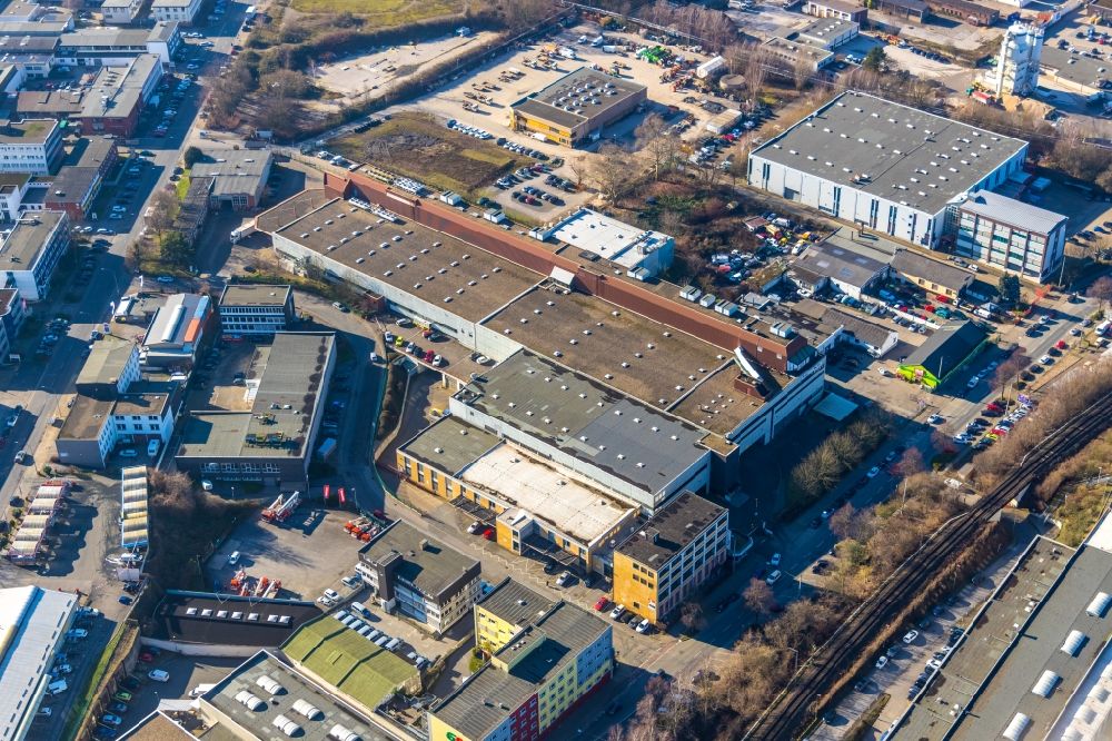 Essen from the bird's eye view: Buildings and production halls on the factory premises of the offset printing Druckzentrum Essen GmbH on Schederhofstrasse in the district Holsterhausen in Essen in the state North Rhine-Westphalia, Germany