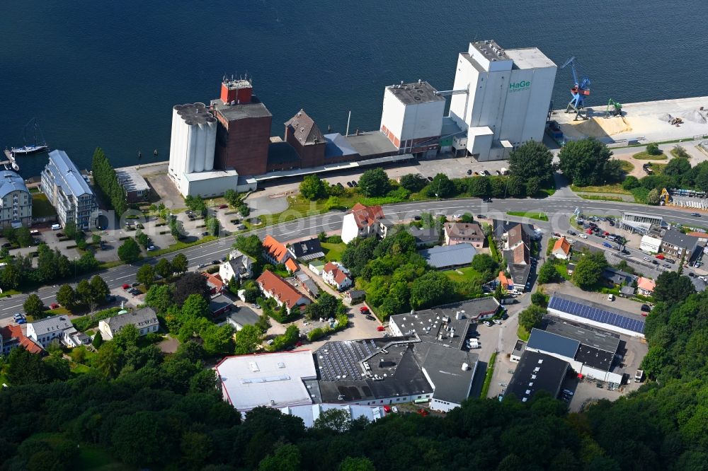 Aerial image Flensburg - Building and production halls on the premises of FDF Flensburger Dragee-Fabrik GmbH & Co. KG on Harnishof in Flensburg in the state Schleswig-Holstein, Germany