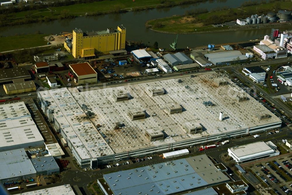 Aerial image Schweinfurt - Building and production halls on the premises of ZF Friedrichshafen factory Sued on Roentgenstrasse in Schweinfurt in the state Bavaria, Germany