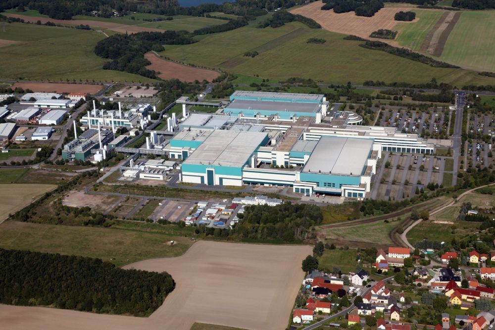 Dresden from above - Building and production halls on the premises of GLOBALFOUNDRIES Management Services Limited Liability Company & Co. KG on Wilschdorfer Landstrasse in the district Wilschdorf in Dresden in the state Saxony, Germany