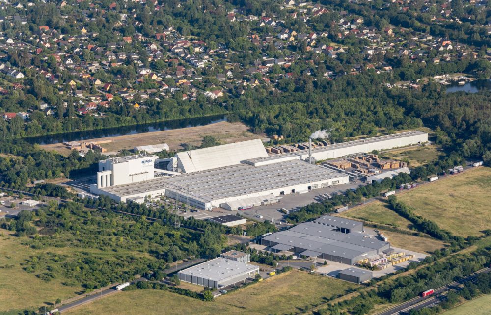 Brieselang from above - Building and production halls on the premises of St. Gobain Rigips-Werke in the district Bredow in Brieselang in the state Brandenburg
