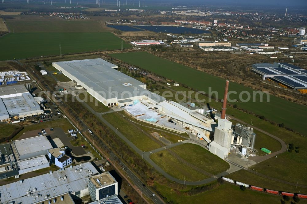Aerial photograph Bitterfeld-Wolfen - Building and production halls on the premises of Guardian Flachglas GmbH on Guardianstrasse in Thalheim in the state Saxony-Anhalt, Germany