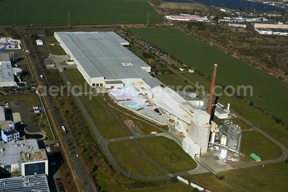 Bitterfeld-Wolfen from above - Building and production halls on the premises of Guardian Flachglas GmbH on Guardianstrasse in Thalheim in the state Saxony-Anhalt, Germany