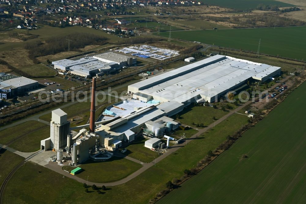 Aerial image Bitterfeld-Wolfen - Building and production halls on the premises of Guardian Flachglas GmbH on Guardianstrasse in Thalheim in the state Saxony-Anhalt, Germany