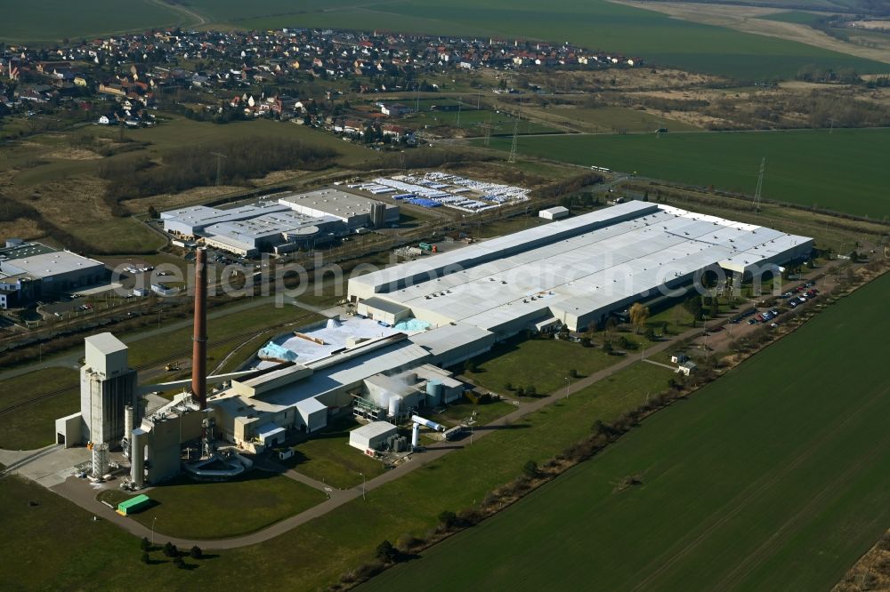 Aerial photograph Bitterfeld-Wolfen - Building and production halls on the premises of Guardian Flachglas GmbH on Guardianstrasse in Thalheim in the state Saxony-Anhalt, Germany