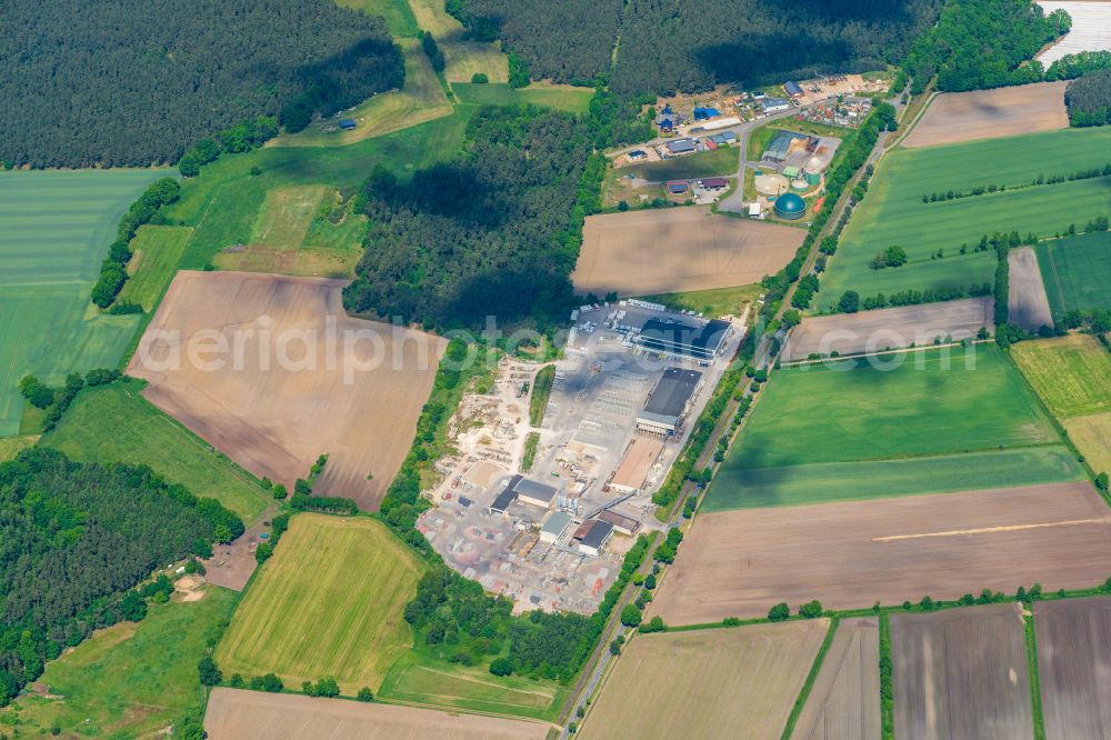 Neetze from the bird's eye view: Building and production halls on the premises Hansebeton-stein GmbH in Neetze in the state Lower Saxony, Germany