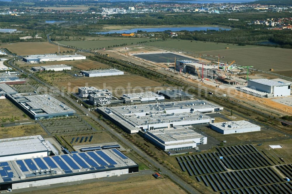 Aerial image Bitterfeld-Wolfen - Building and production halls on the premises of Hanwha Q CELLS GmbH on Sonnenallee in the district Thalheim in Bitterfeld-Wolfen in the state Saxony-Anhalt, Germany