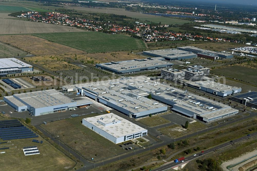 Bitterfeld-Wolfen from above - Building and production halls on the premises of Hanwha Q CELLS GmbH on Sonnenallee in the district Thalheim in Bitterfeld-Wolfen in the state Saxony-Anhalt, Germany
