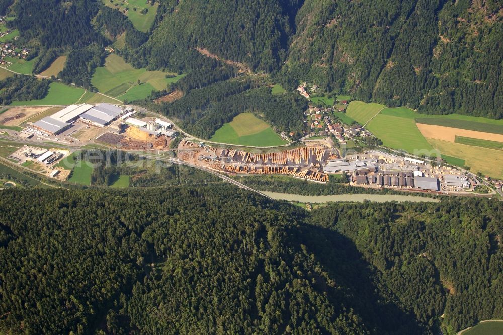 Sachsenburg from the bird's eye view: Buildings and production halls on the premises of the HASSLACHER NORICA TIMBER - HASSLACHER Group in Sachsenburg in Carinthia, Austria