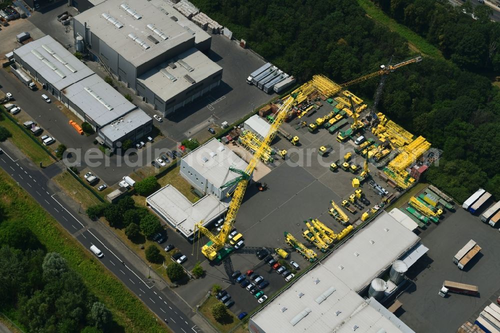 Köln from above - Building and production halls on the premises on Bernhard-Guenther-Strasse in the district Niehl in Cologne in the state North Rhine-Westphalia, Germany