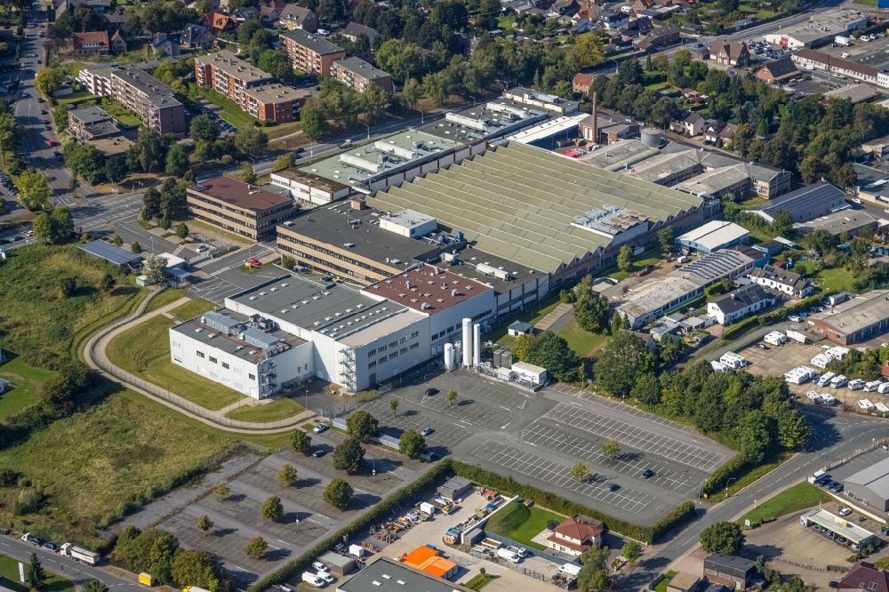 Hamm from above - Building and production halls on the premises of HELLA GmbH & Co. KGaA on Roemerstrasse in Hamm at Ruhrgebiet in the state North Rhine-Westphalia, Germany