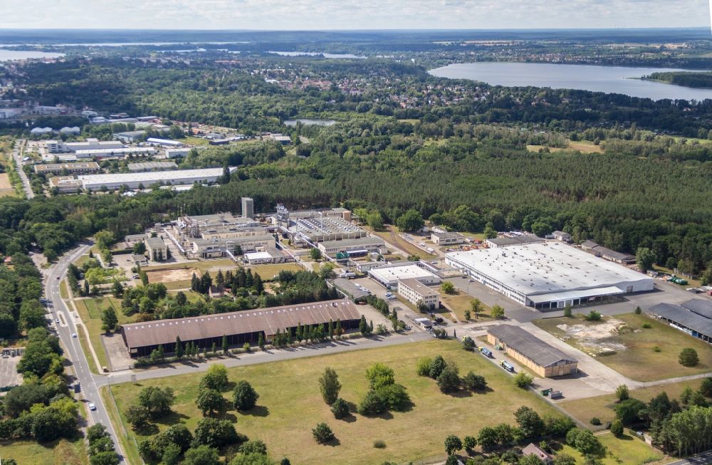 Werder (Havel) from the bird's eye view: Building and production halls on the premises of Herbstreith & Fox KG in Werder (Havel) in the state Brandenburg, Germany