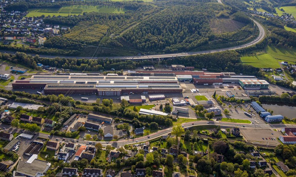 Kreuztal from above - Building and production halls on the premises of Hoesch Bausysteme GmbH on Hammerstrasse in Kreuztal in the state North Rhine-Westphalia, Germany