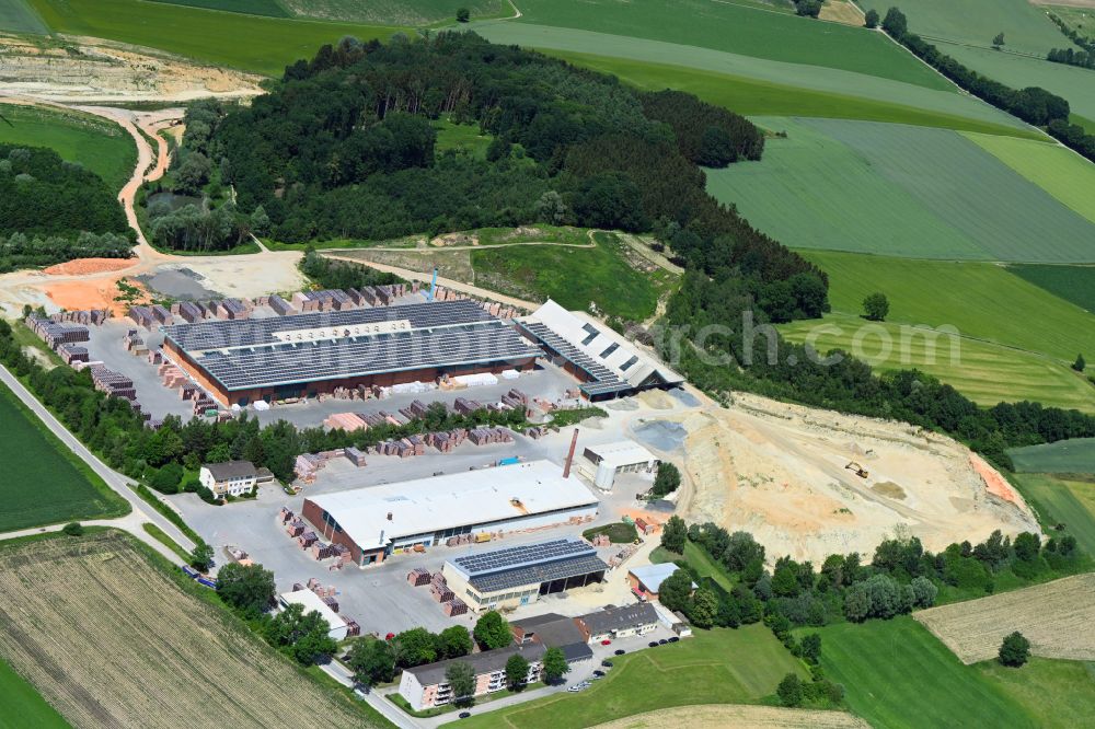 Dachau from the bird's eye view: Building and production halls on the premises of Hoerl & Hartmann Ziegeltechnik GmbH & Co. KG in the district Webling in Dachau in the state Bavaria, Germany