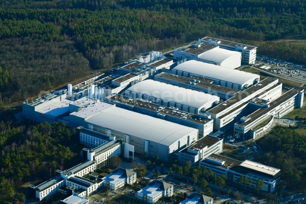 Aerial image Dresden - Building and production halls on the premises of Infineon Technologies Dresden GmbH in the district Klotzsche in Dresden in the state Saxony, Germany