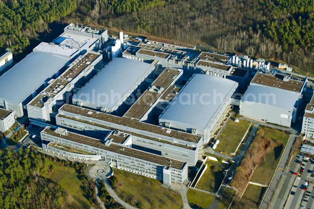 Dresden from above - Building and production halls on the premises of Infineon Technologies Dresden GmbH in the district Klotzsche in Dresden in the state Saxony, Germany