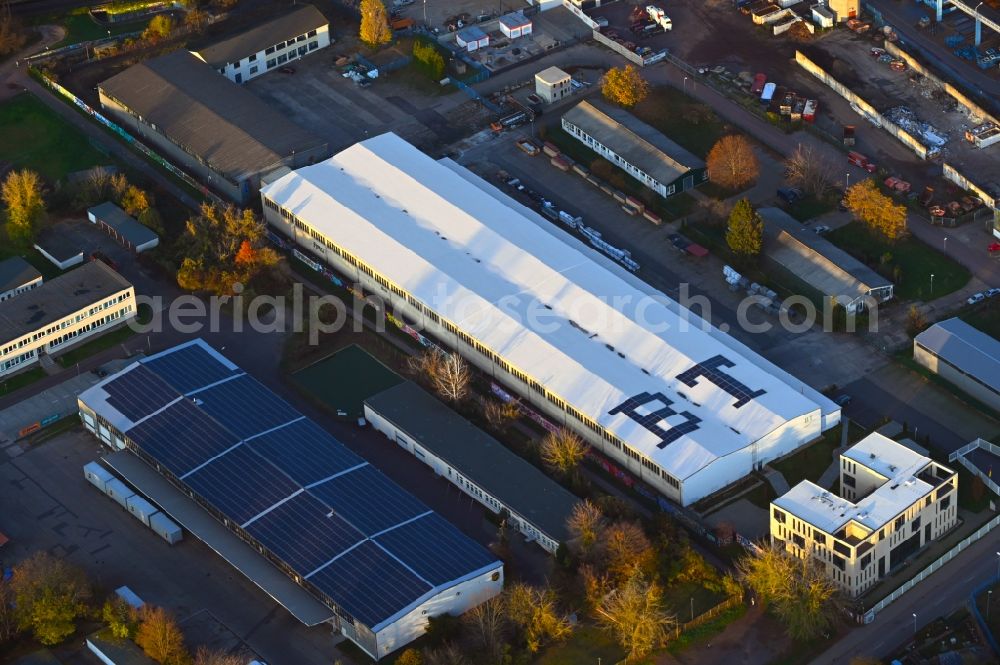 Aerial photograph Magdeburg - Building and production halls on the premises of B.T. innovation GmbH on Sudenburger Wuhne in the district Sudenburg in Magdeburg in the state Saxony-Anhalt, Germany