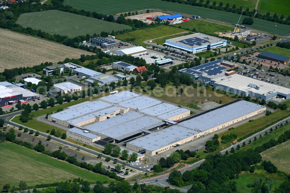 Aerial photograph Peine - Building and production halls on the premises of J.D.G. FINE FOOD am Hesebergweg in Peine in the state Lower Saxony, Germany