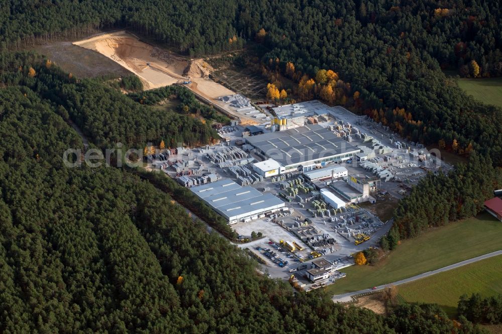 Aerial image Weichselstein - Building and production halls on the premises KANN GmbH Baustoffwerke / factory and with Mustergarten on Weissmarterstrasse in Weichselstein in the state Bavaria, Germany