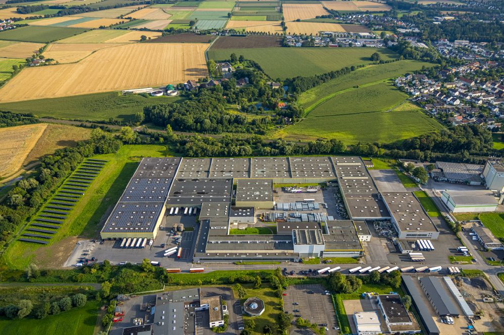 Aerial photograph Werl - Building and production halls on the premises of KETTLER Holding GmbH Zur Mersch in the district Westoennen in Werl in the state North Rhine-Westphalia, Germany