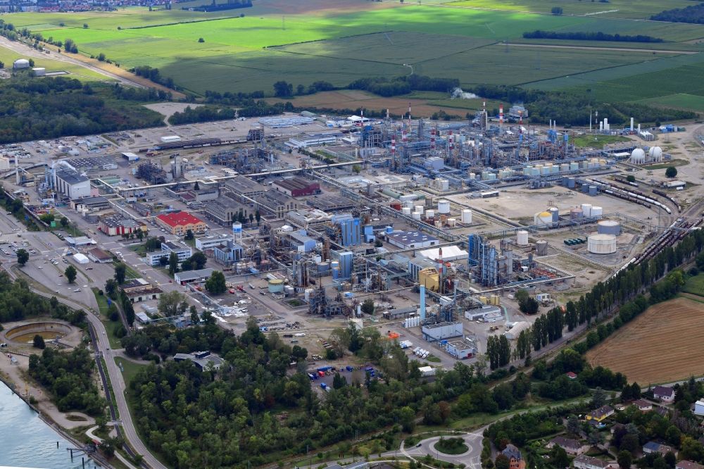 Aerial image Bantzenheim - Building and production halls on the premises of the chemical and plastics manufacturers Butachimie in Chalampe in Bantzenheim in Grand Est, France
