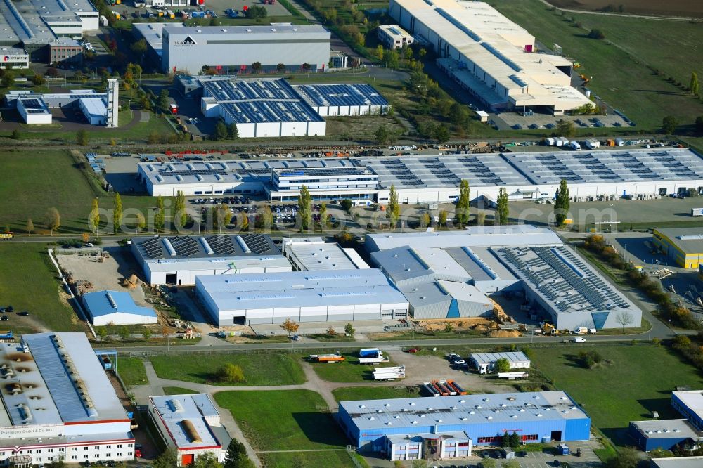 Burg from the bird's eye view: Building and production halls on the premises of Laukien GmbH on Pappelweg in Burg in the state Saxony-Anhalt, Germany