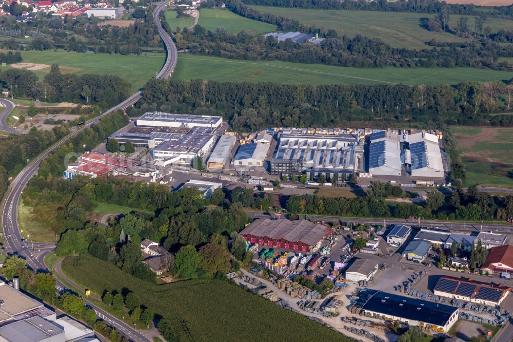 Aerial photograph Riedlingen - Building and production halls on the premises of Linzmeier Bauelemente GmbH and FEINGUSS BLANK GmbH in Riedlingen in the state Baden-Wuerttemberg, Germany