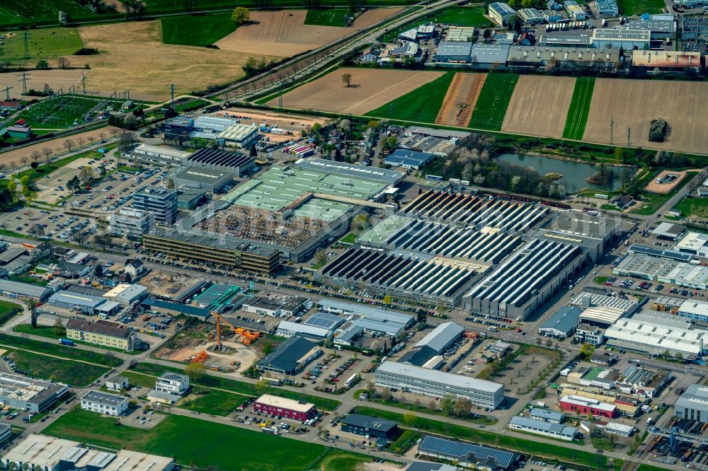 Aerial photograph Bühl - Building and production halls on the premises of LuK GmbH & Co. KG on Dr.-Georg-Schaeffler-Strasse in Buehl in the state Baden-Wurttemberg, Germany