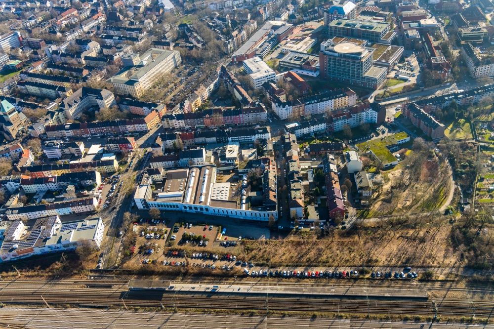 Aerial photograph Bochum - Building and production halls on the premises of Maschinenfabrik Moenninghoff GmbH & Co. KG on Bessemerstrasse in the district Wiemelhausen in Bochum in the state North Rhine-Westphalia, Germany