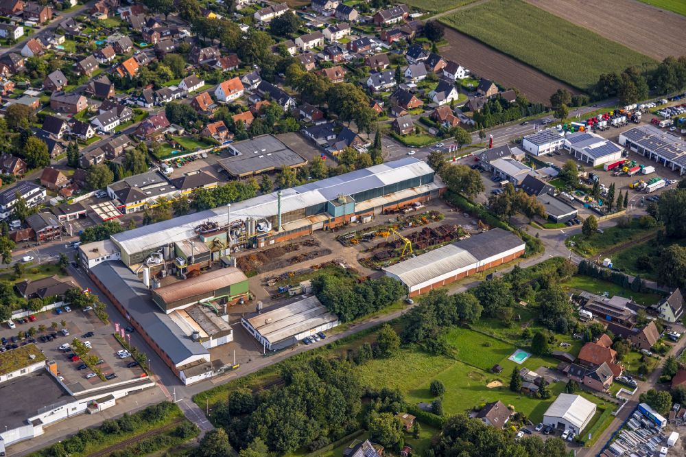 Dorsten from the bird's eye view: Building and production halls on the factory premises of the metal plant Franz Kleinken GmbH in Dorsten in North Rhine-Westphalia