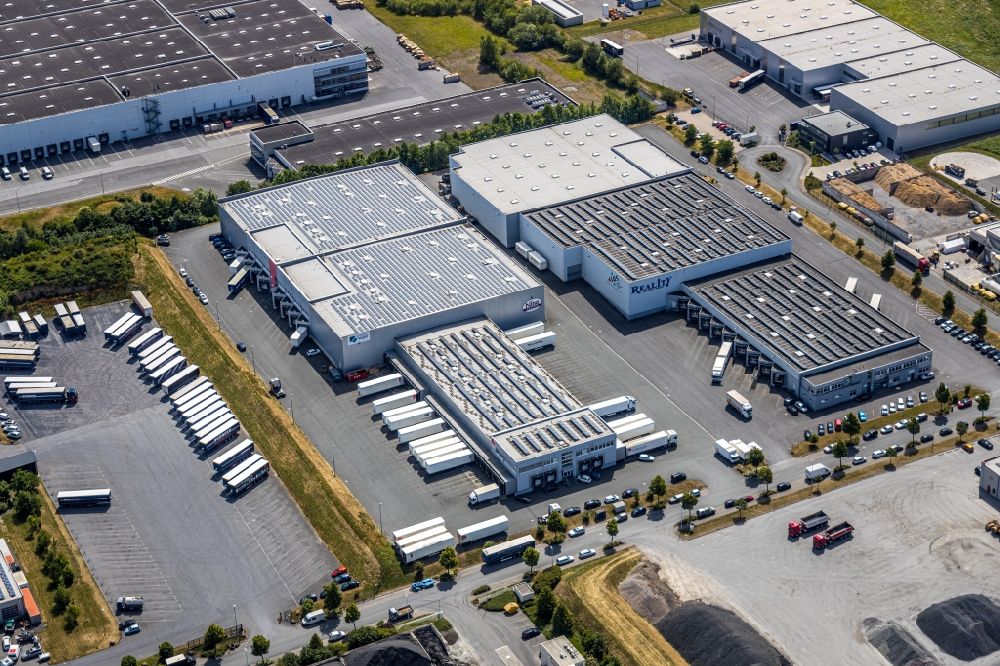 Werl from the bird's eye view: Building and production halls on the premises of Nino Leuchten GmbH and of GEL Express Logistik GmbH on Hafervoehde in the district Westoennen in Werl in the state North Rhine-Westphalia, Germany