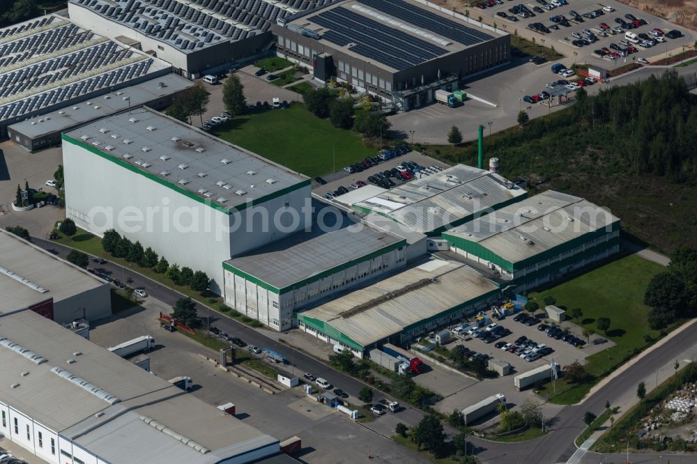 Roth from the bird's eye view: Building and production halls on the premises der Nutrichem Diaet + Pharma GMBH An of Laende in Roth in the state Bavaria, Germany