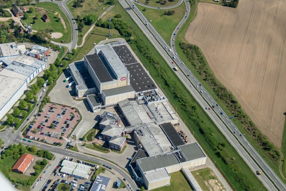 Aerial photograph Wittenburg - Building and production halls on the premises of Dr. Oetker Tiefkuehlprodukte GmbH in Wittenburg in the state Mecklenburg - Western Pomerania, Germany