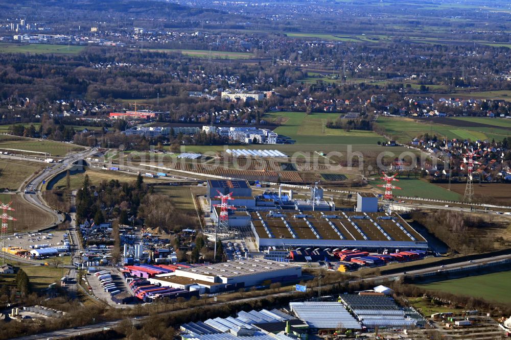München from the bird's eye view: Building and production halls on the premises of the brewery Paulaner Brauerei in the district Lochhausen in Munich in the state Bavaria, Germany
