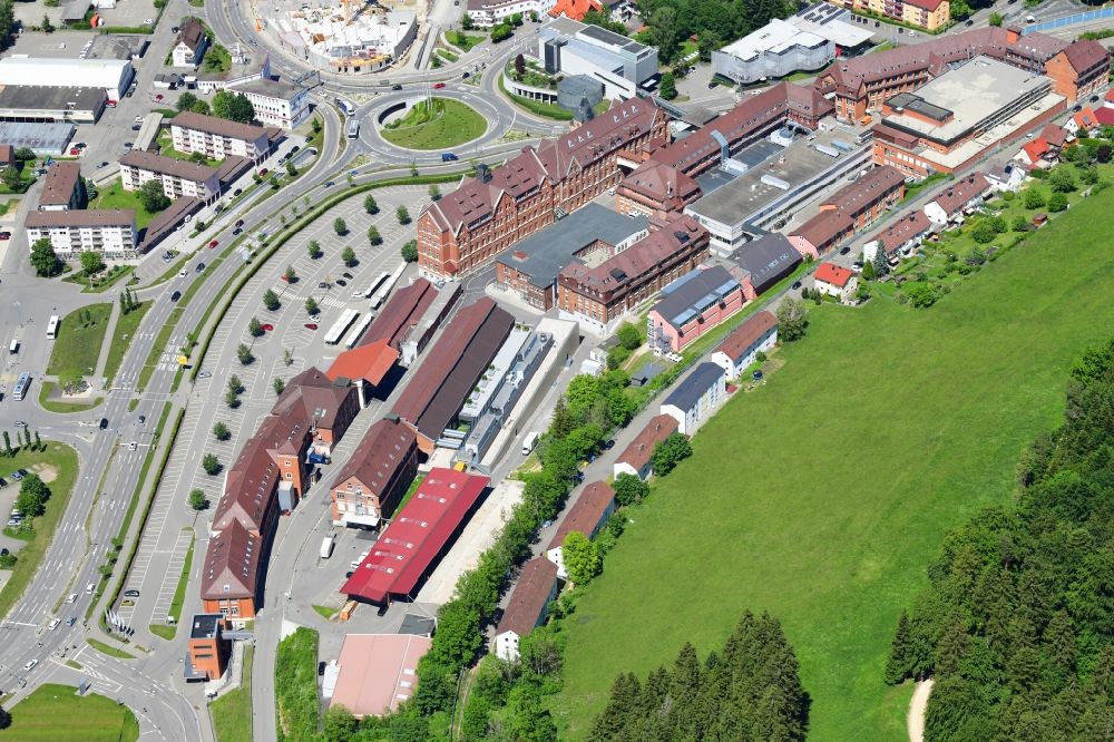 Aerial photograph Tuttlingen - Building and production halls on the premises of the pharmaceutical manufacturers Aesculap AG in Tuttlingen in the state Baden-Wurttemberg, Germany