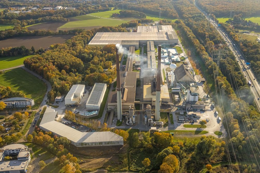 Gladbeck from the bird's eye view: Building and production halls on the premises of Pilkington Germany AG on Hegestrasse in Gladbeck at Ruhrgebiet in the state North Rhine-Westphalia, Germany