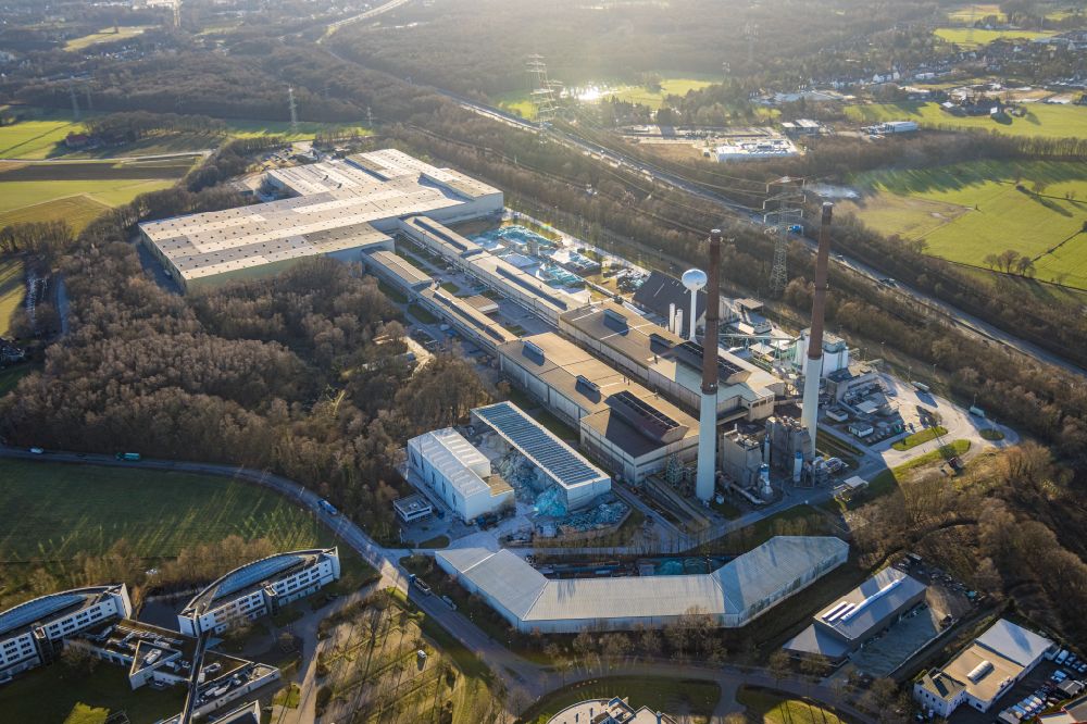 Aerial photograph Gladbeck - building and production halls on the premises of Pilkington Germany AG on Hegestrasse in Gladbeck in the state North Rhine-Westphalia, Germany