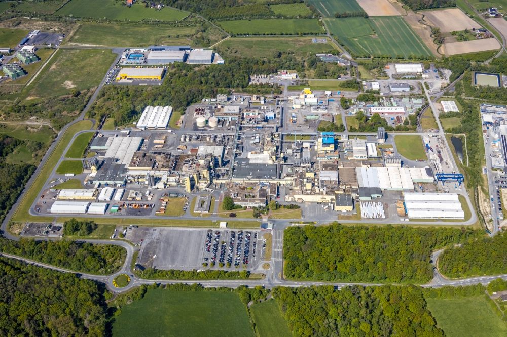 Hamm from above - Building and production halls on the premises of Du Pont de Nemours (Deutschland) GmbH Frielinghauser Strasse in the district Norddinker in Hamm in the state North Rhine-Westphalia