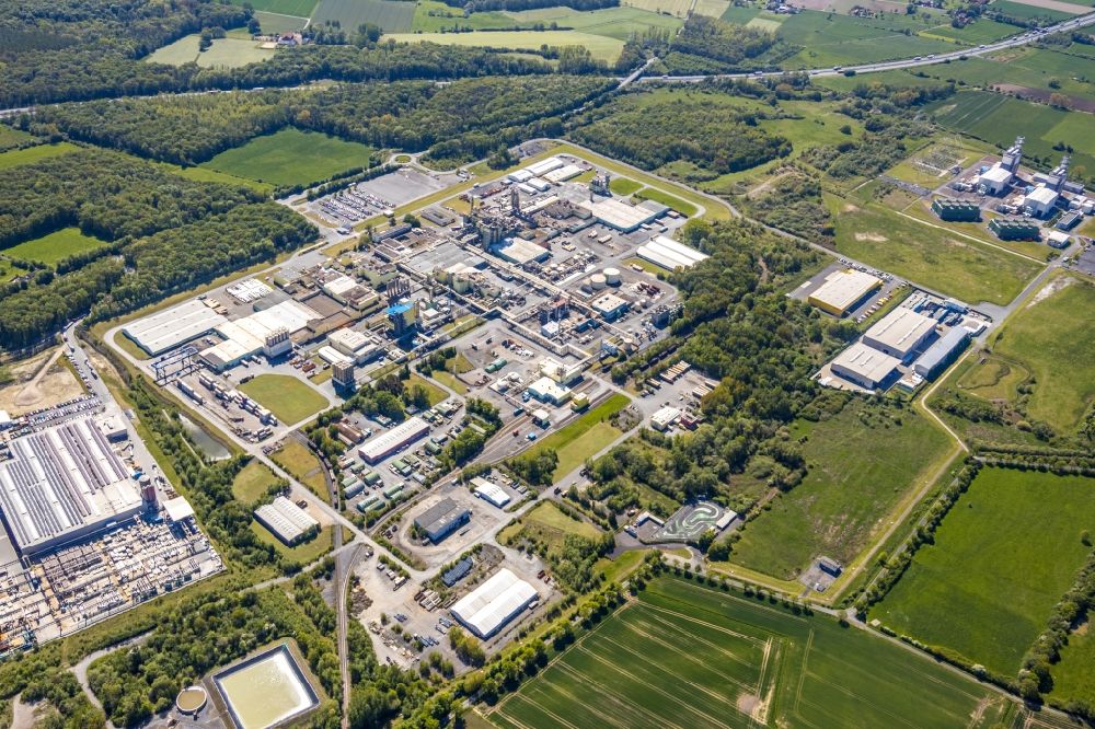 Hamm from the bird's eye view: Building and production halls on the premises of Du Pont de Nemours (Deutschland) GmbH Frielinghauser Strasse in the district Norddinker in Hamm in the state North Rhine-Westphalia