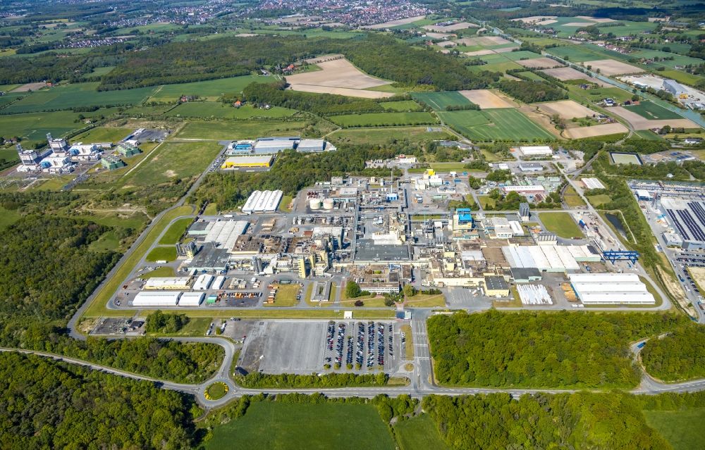 Hamm from the bird's eye view: Building and production halls on the premises of Du Pont de Nemours (Deutschland) GmbH Frielinghauser Strasse in the district Norddinker in Hamm in the state North Rhine-Westphalia