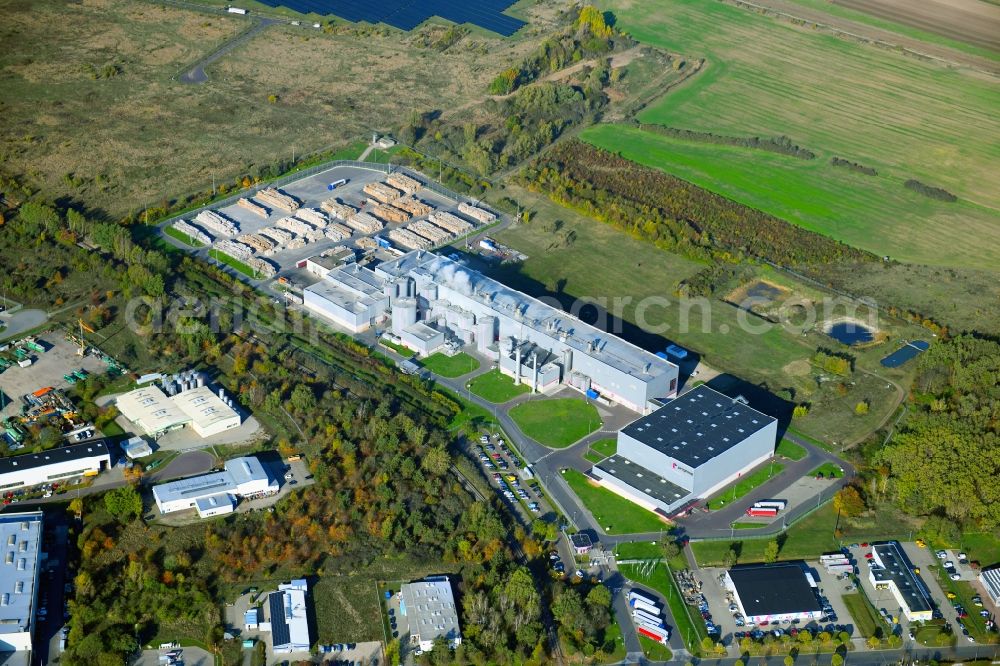 Burg from above - Building and production halls on the premises of Propapier PM1 GmbH Lindenallee in Burg in the state Saxony-Anhalt