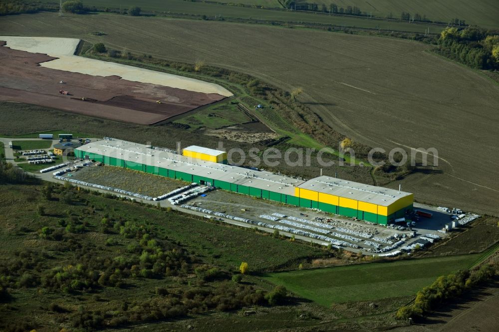 Aerial photograph Magdeburg - Building and production halls on the premises of Quartzforms Spa in the district Gewerbegebiet Nord in Magdeburg in the state Saxony-Anhalt, Germany