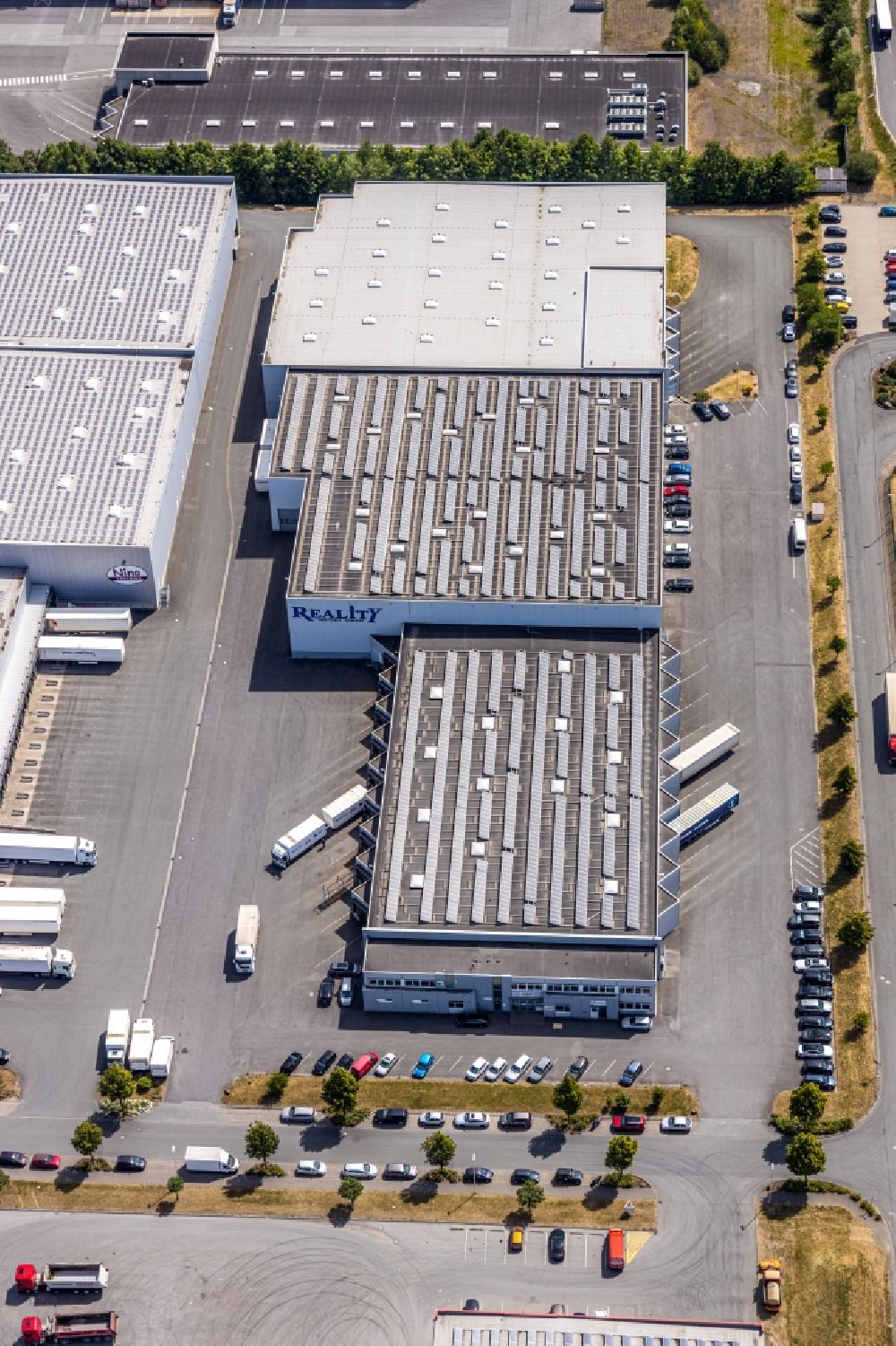 Aerial image Werl - Building and production halls on the premises of REALITY Import GmbH and of Nino Leuchten GmbH on Hafervoehde in the district Westoennen in Werl in the state North Rhine-Westphalia, Germany