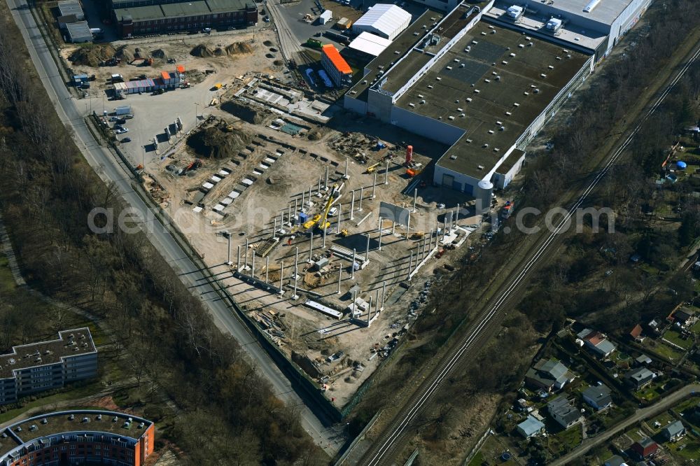 Aerial photograph Berlin - Building and production halls on the premises of Schienenfahrzeugherstellers Stadler Deutschland GmbH in the district Wilhelmsruh in Berlin, Germany