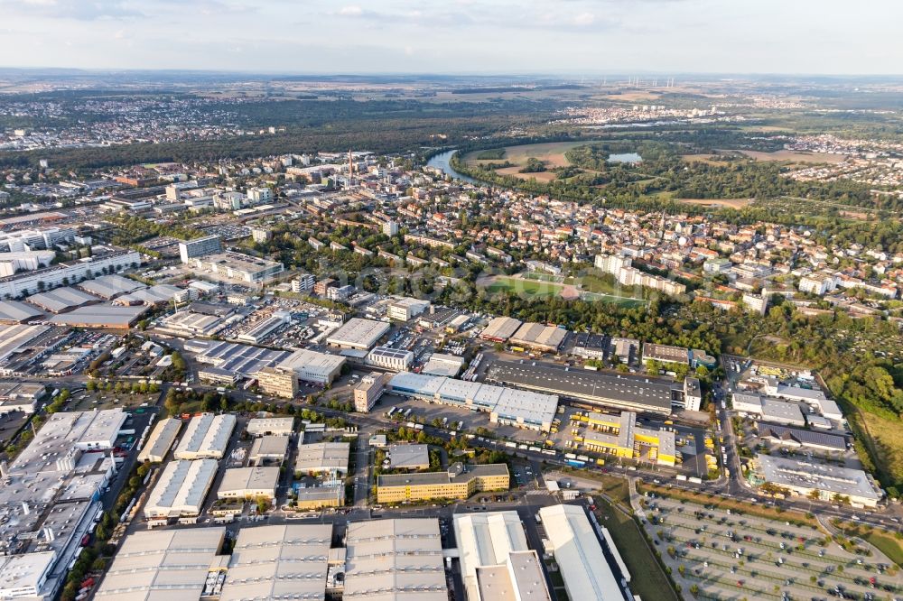 Frankfurt am Main from the bird's eye view: Building and production halls on the premises of Siemens AG Schaltanlagen factory Fechenheim in Frankfurt in the state Hesse, Germany