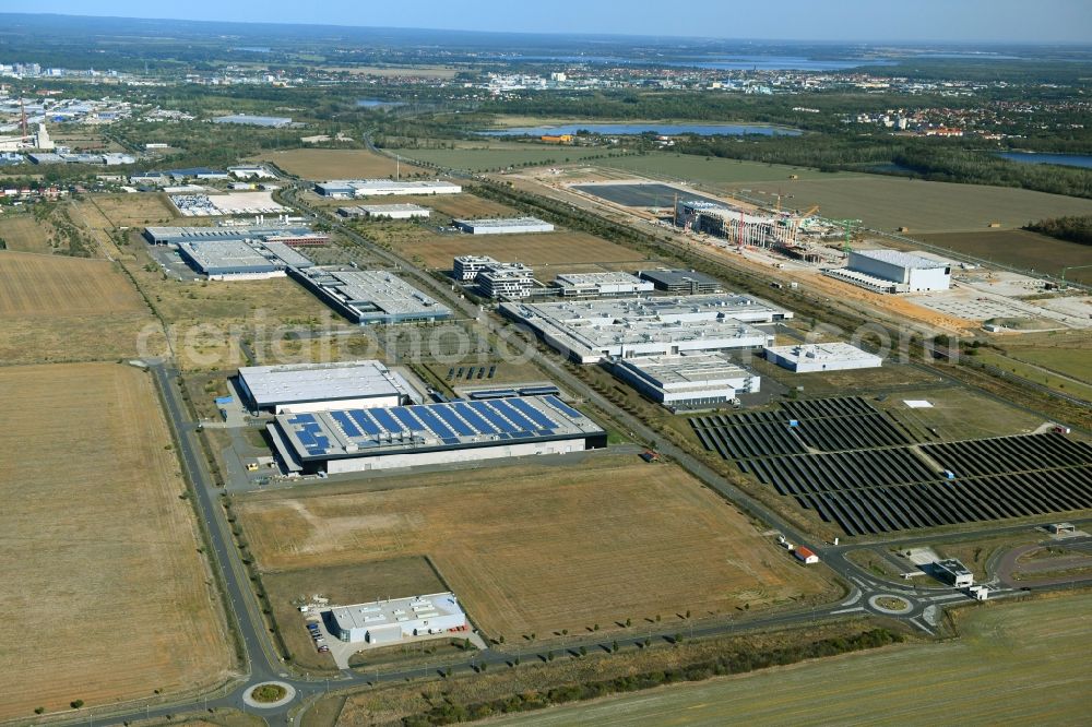 Bitterfeld-Wolfen from the bird's eye view: Building and production halls on the premises of Solibro GmbH on Sonnenallee in the district Thalheim in Bitterfeld-Wolfen in the state Saxony-Anhalt, Germany
